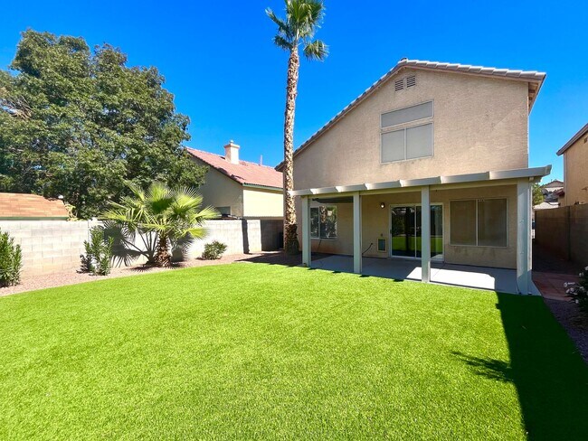 Building Photo - **$800 OFF MOVE IN BY 12/26/25**Spacious 3 Bedroom, 2.5 Bath Home with No HOA and Modern Finishes