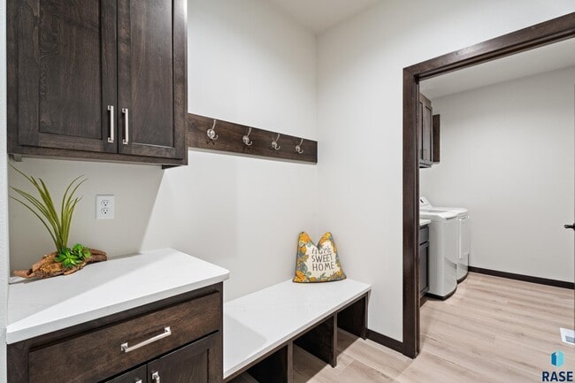 Building Photo - 1107 S Foss Ave