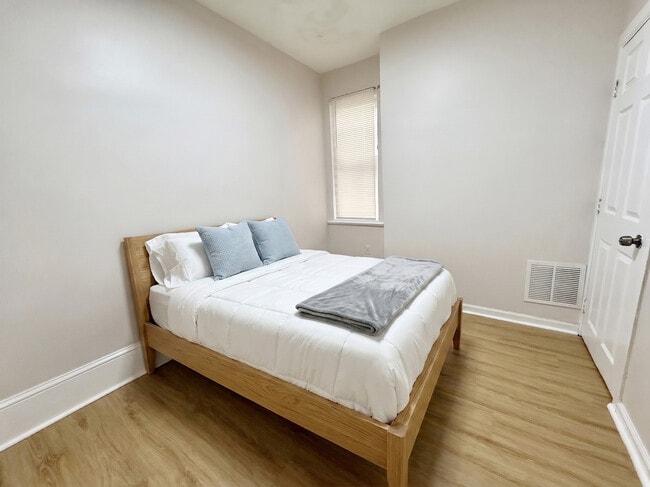 Building Photo - 4511 N Colorado St