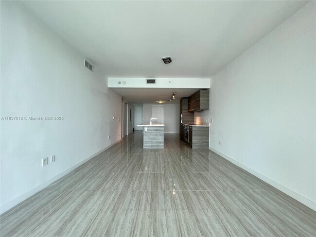 Building Photo - 650 NE 32nd St