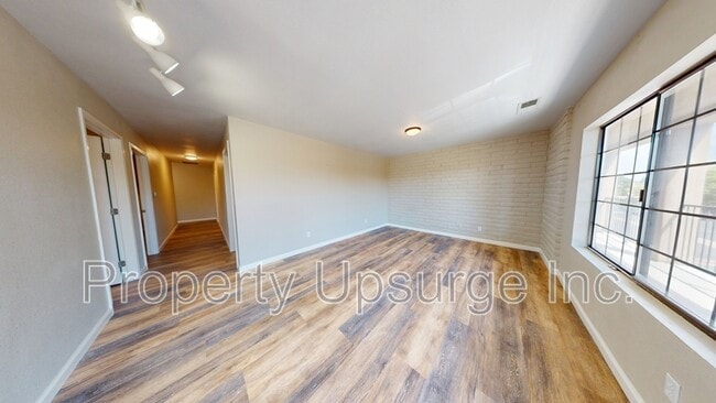 Building Photo - 2051 Hilltop Dr