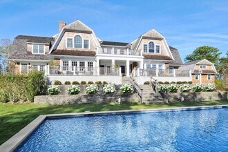 Building Photo - 1144 Noyac Path