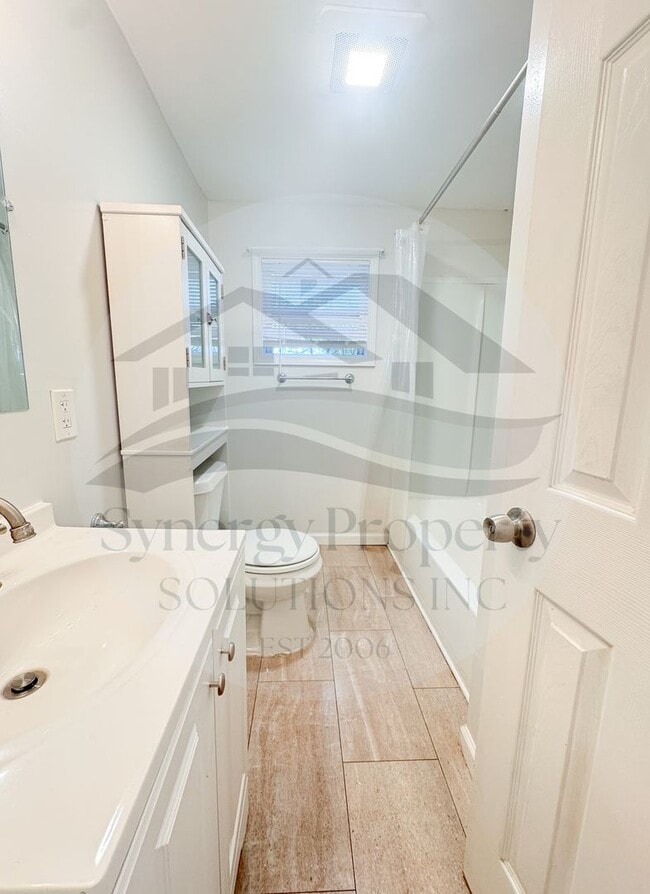 Building Photo - Lexington Ranch