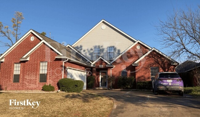 Building Photo - 1216 Pine Valley