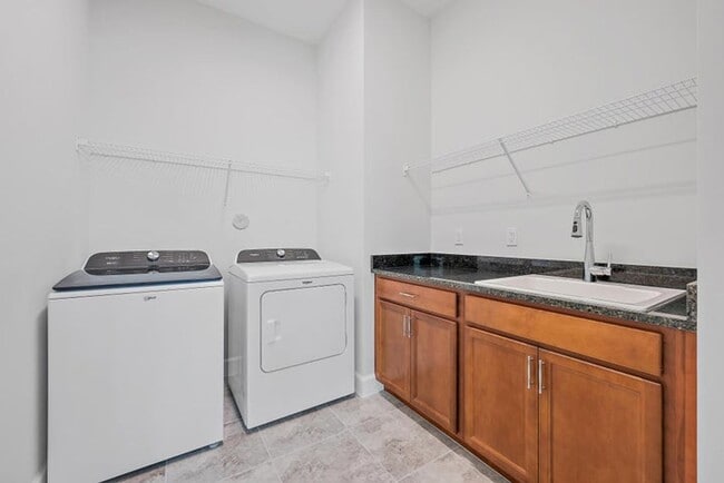 Building Photo - 5432 Pecan Dr