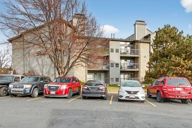 Building Photo - 2575 S Syracuse Way