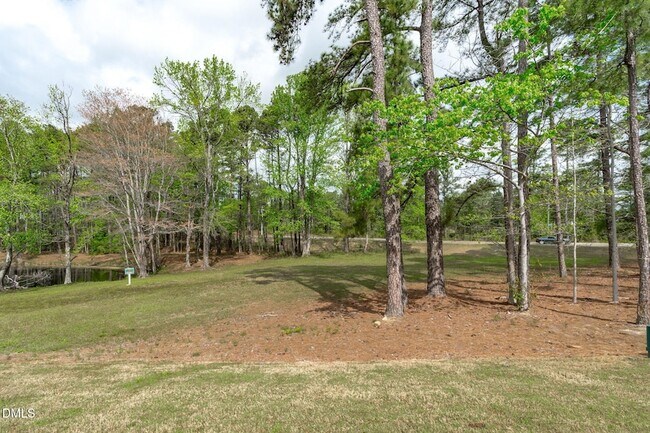 Building Photo - 1818 Porch Swing Wy