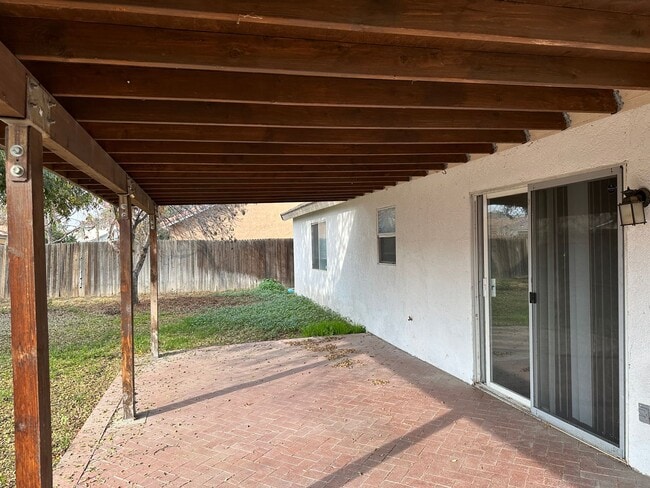 Building Photo - Cozy Home For Rent