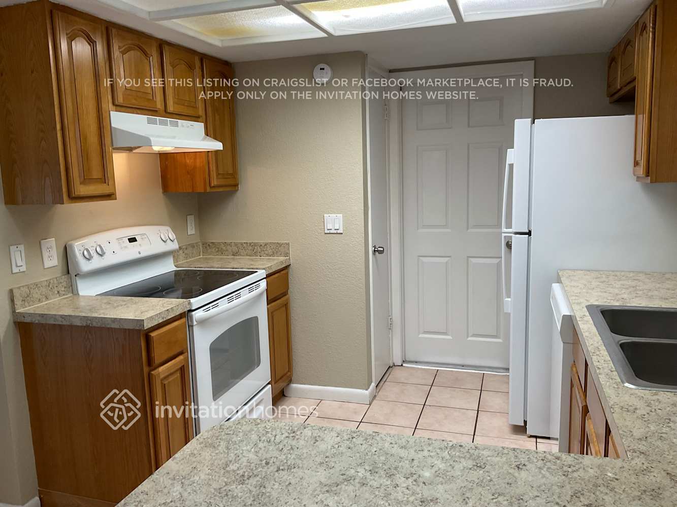 Building Photo - 808 Black Knight Dr