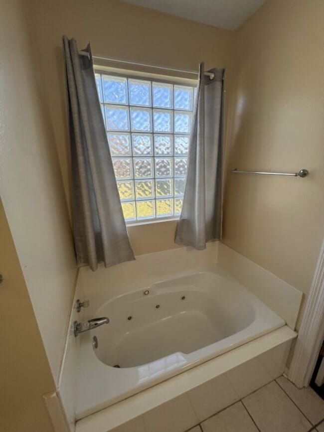 Building Photo - Corner-Lot Comfort in Zachary! — Spacious 3BR Home in Ravenwood Subdivision