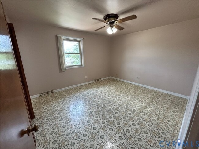 Building Photo - 3908 Yorktown Dr