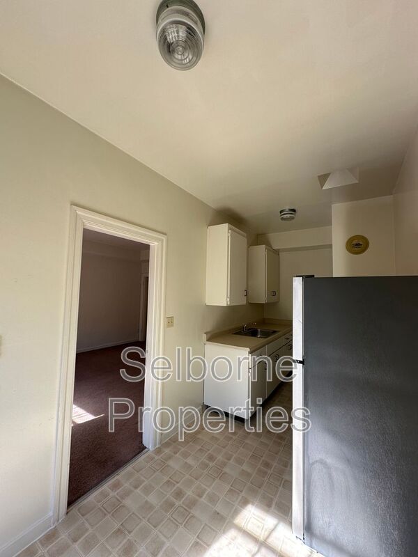 Building Photo - 2501 Ivy Dr