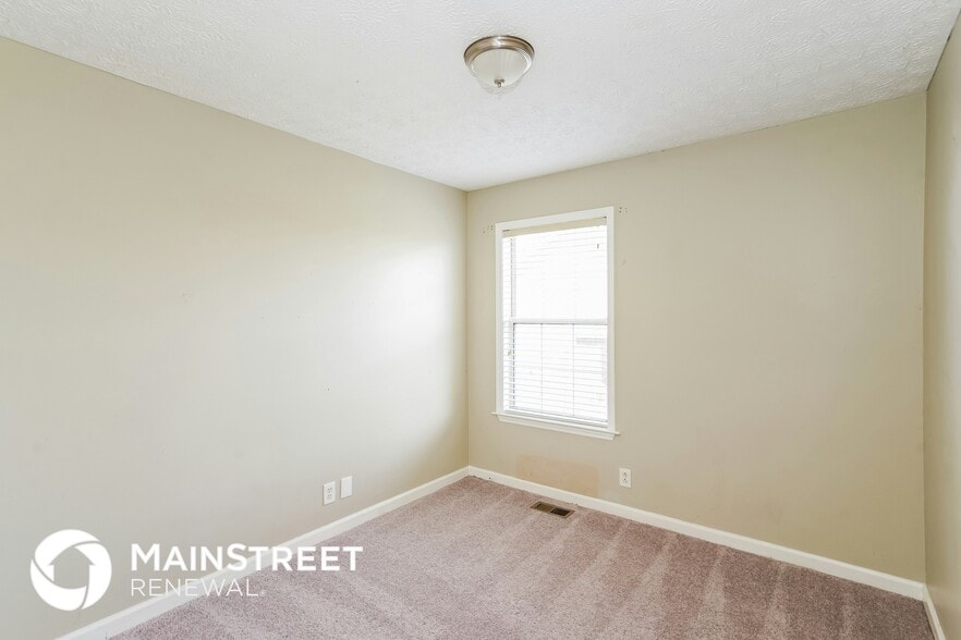 Building Photo - 1921 Treeview Dr