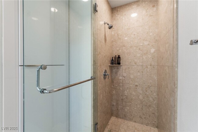 Building Photo - 4525 Dean Martin Dr