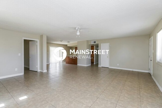 Building Photo - 3 Bedroom Pet-Friendly Home in Glendale, AZ with Main Street Renewal