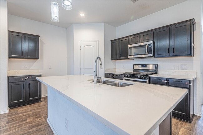 Building Photo - 5110 Hedgerose Ln