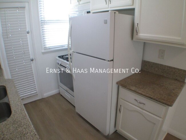 Building Photo - Lovely 1 Bedroom Apartment in Prime Bixby ...