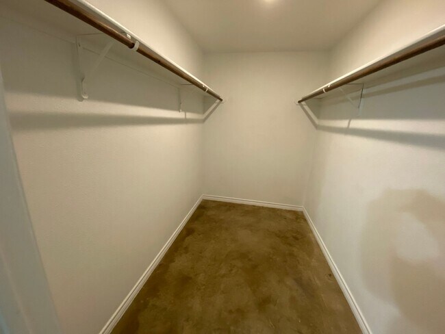 Building Photo - 1203 Wales Dr