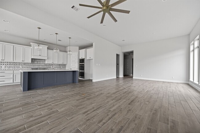 Building Photo - 26310 Meadow Bliss Wy