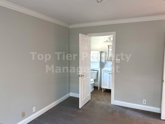 Building Photo - Charming 3 Bed, 2 Bath, 1,266 Sqft Concord House Available NOW For Lease!