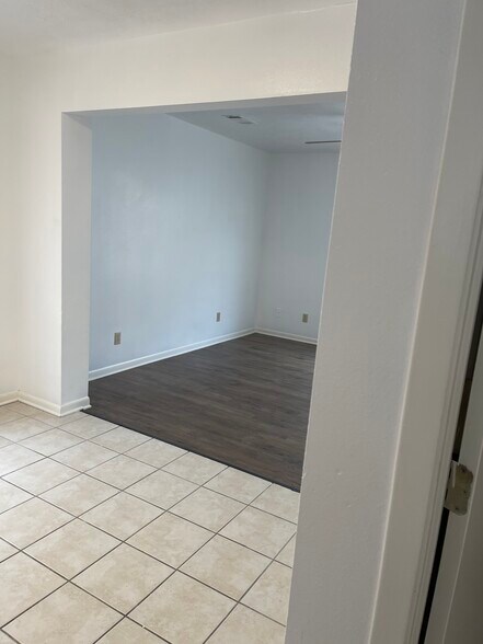 Building Photo - 1205 Vinyard Ct