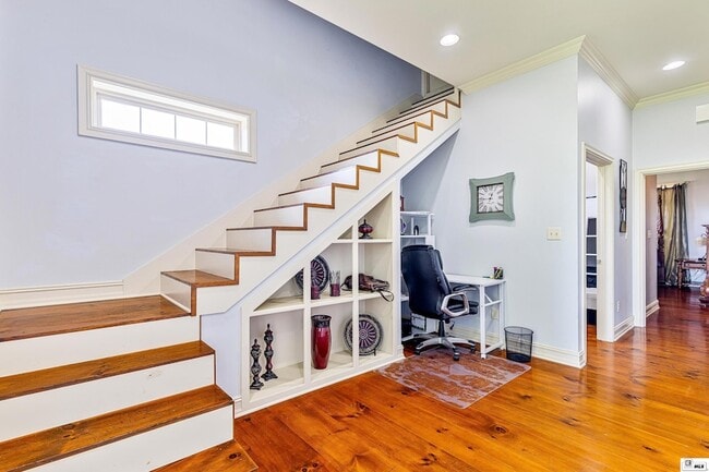 Building Photo - 237 River Oaks Dr