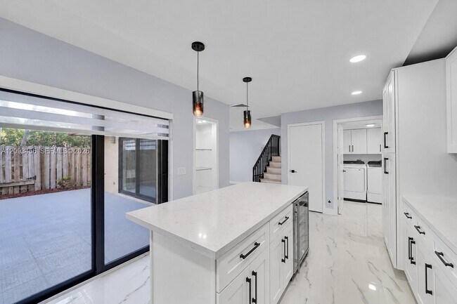 Building Photo - 9861 NW 6th Ct