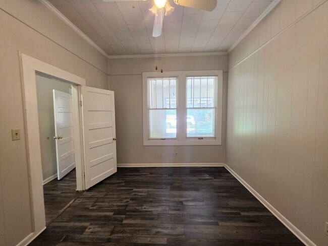 Building Photo - 3BR/1BA home with Bonus Room and large fenced back yard