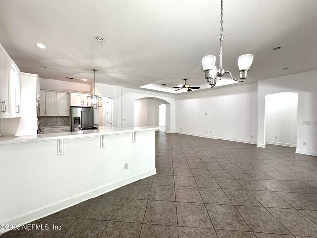 Building Photo - 559 Majestic Eagle Dr