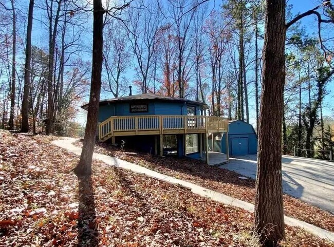 Building Photo - 532 Embry Ln NE