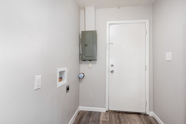 Building Photo - Fabulous 3 Bed 1 Bath Home!