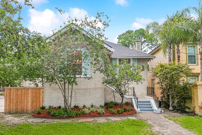 2506 State Street is a single family home on the corner of State and Willow - 2506 State St
