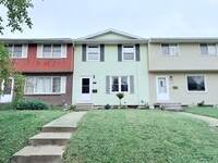 Building Photo - 4-Bed Townhome in Cedar Falls