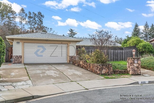 Building Photo - 808 Tremont Ct