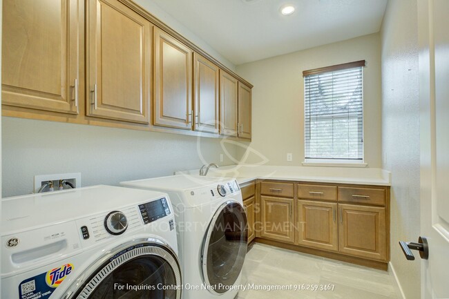 Building Photo - Luxury Living in Prime Granite Bay Location!