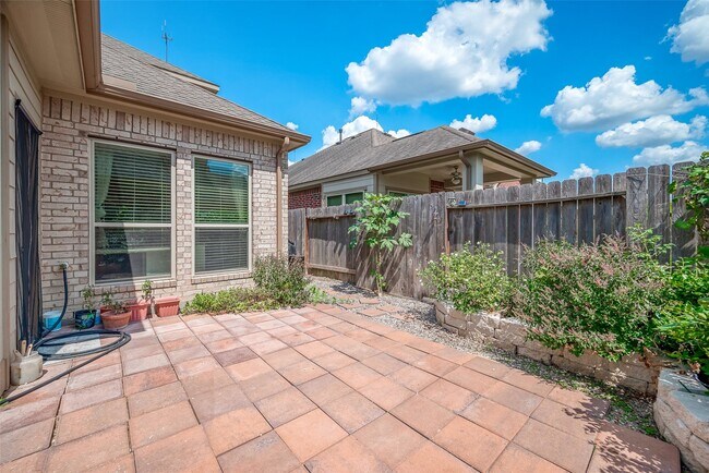 Building Photo - 2211 Argos Dr