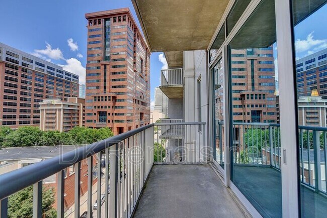 Building Photo - 44 Peachtree Pl NE