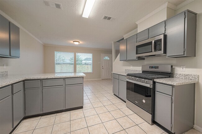 Building Photo - 17523 Coventry Oaks Dr