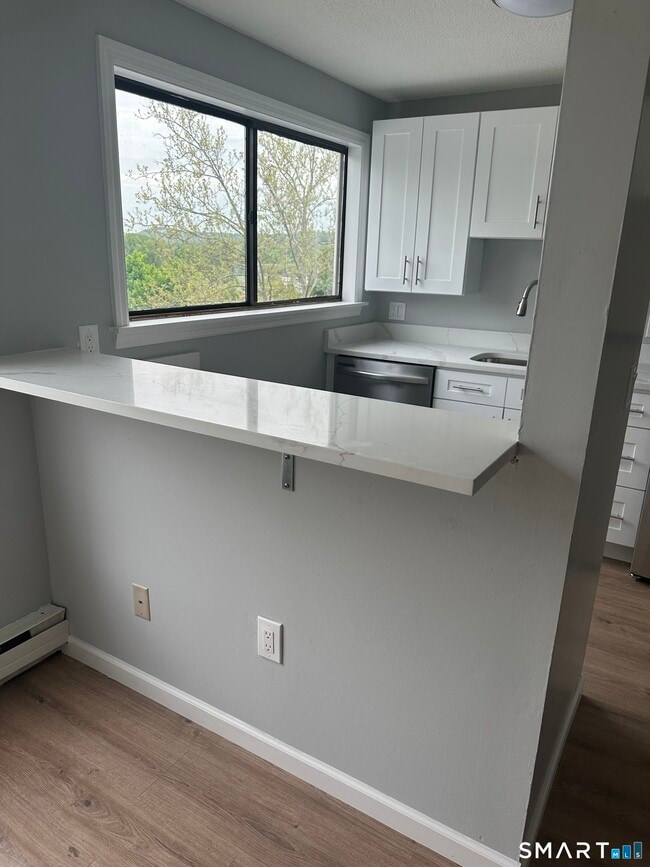 Building Photo - 5 Nabby Rd