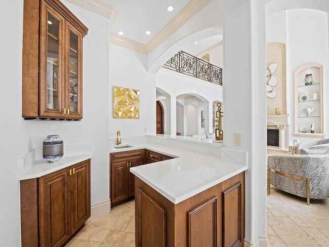 Building Photo - 639 Middle River Dr