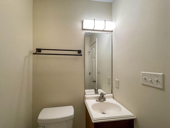 Building Photo - 101 Telfare Ln