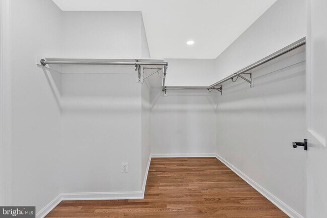 Building Photo - 7730 Falstaff Rd