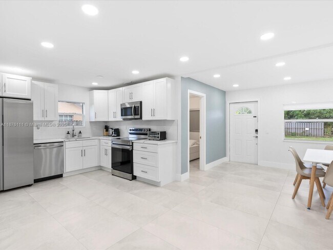 Building Photo - 5731 SW 54th Terrace