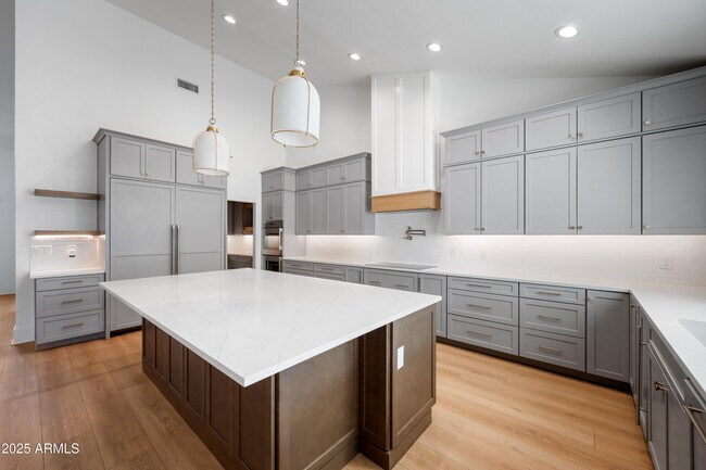 Building Photo - 4352 E Santa Rosa Pl