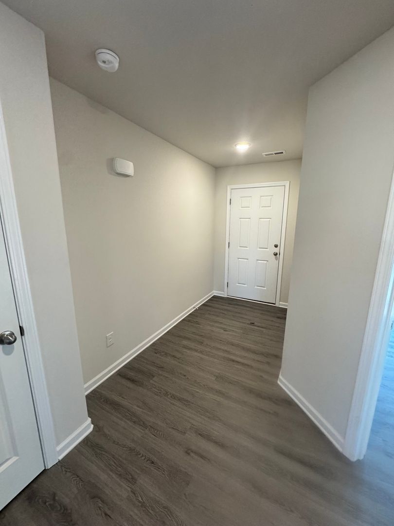 Building Photo - 916 W Sumter St