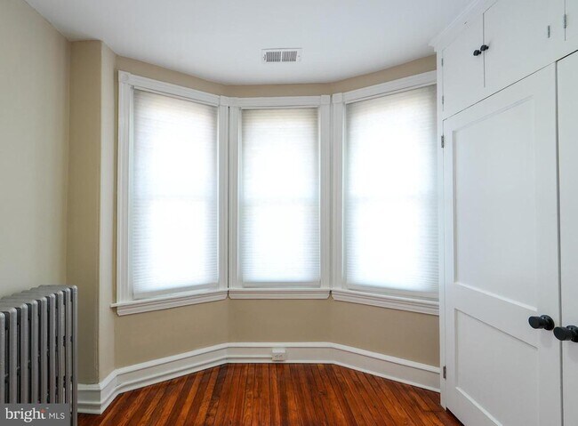 Building Photo - 2625 S Carlisle St