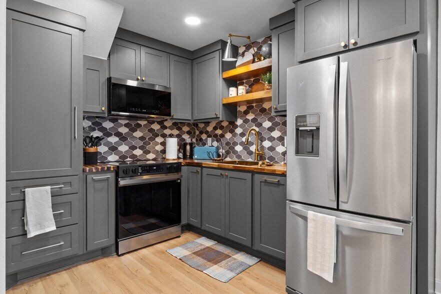 Building Photo - 5522 Cannonway Dr