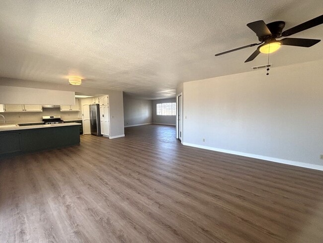 Building Photo - Beautiful House Available Now!!!