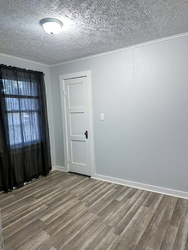 Building Photo - 308 Maple St