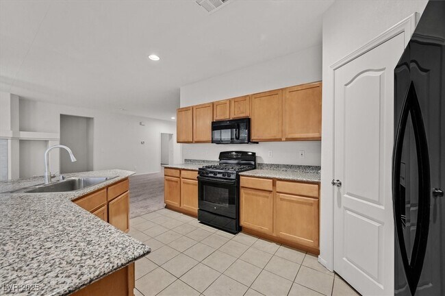 Building Photo - 2520 W San Miguel Ave